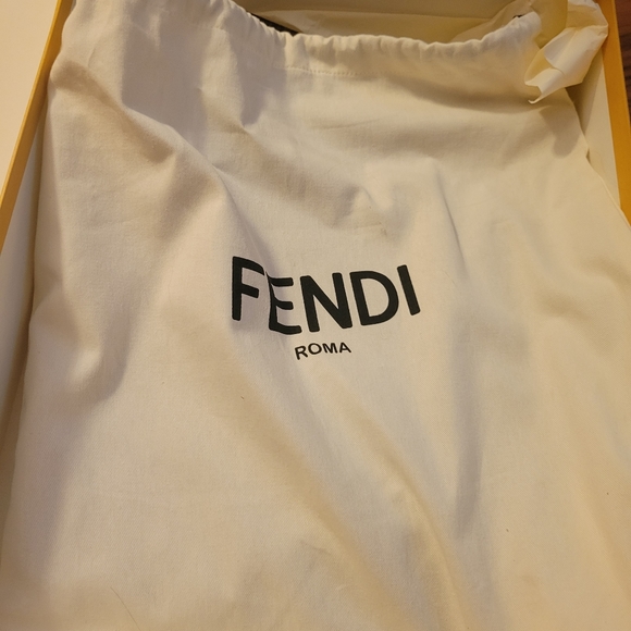 Fendi Straw Vitello King Logo Woven Large Flat Pouch Paglia  Authentic Fendi large flat pouch